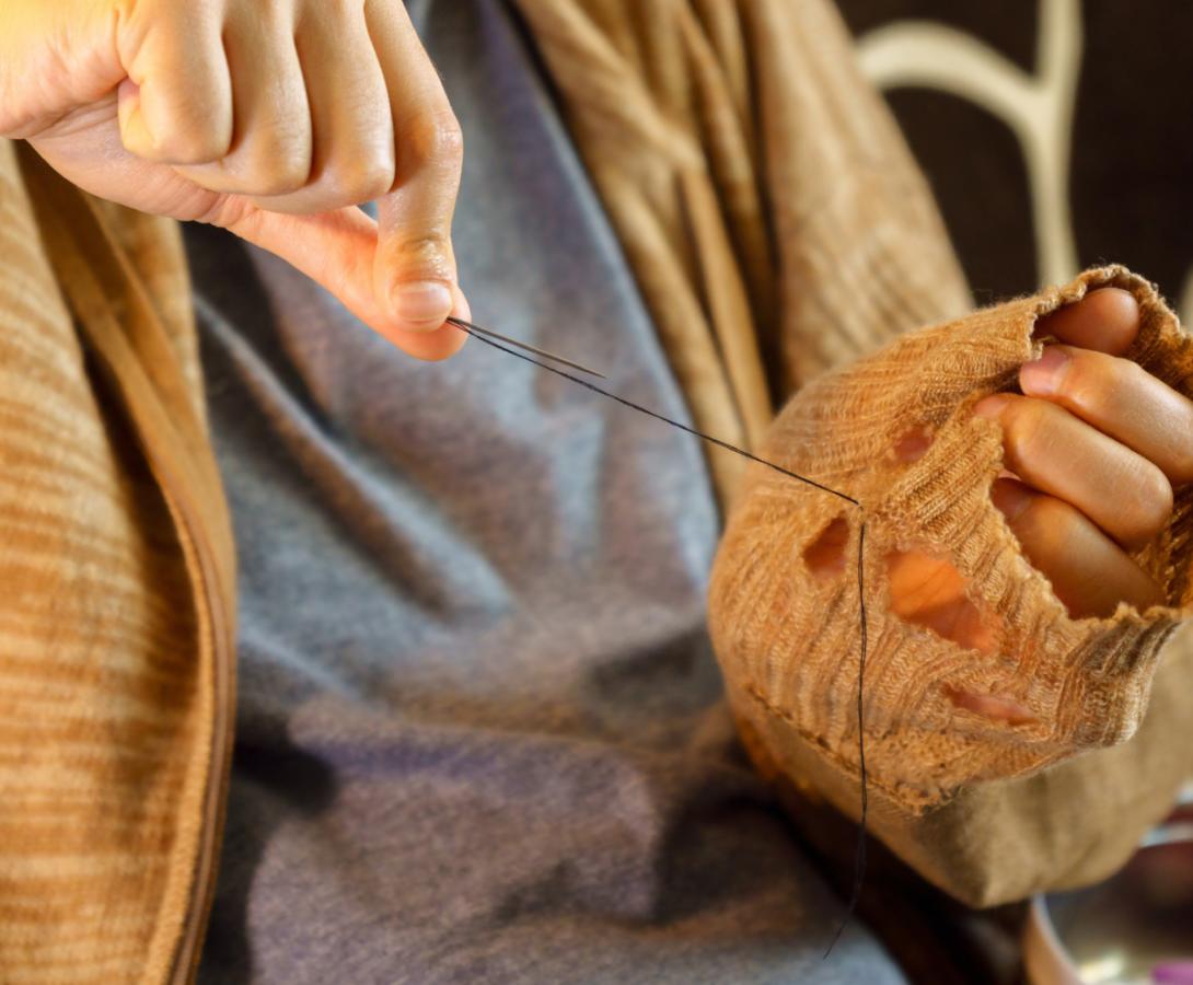 MLLS Mending Story Header Image