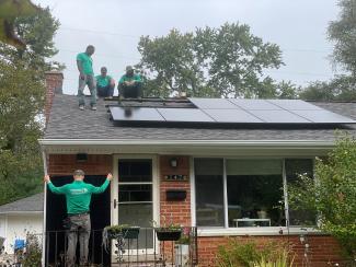 Home in Ypsilanti getting solar power panels installed